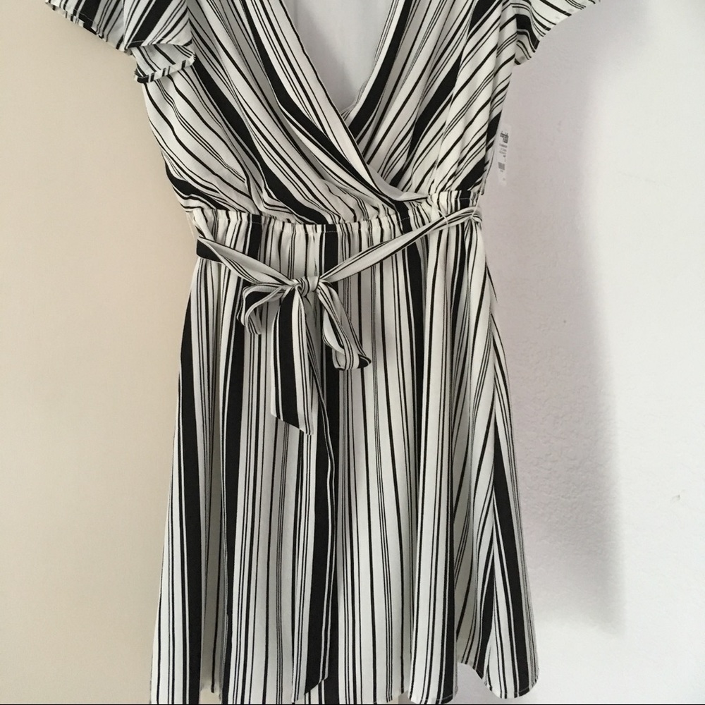 Dress - Picture 3 of 3